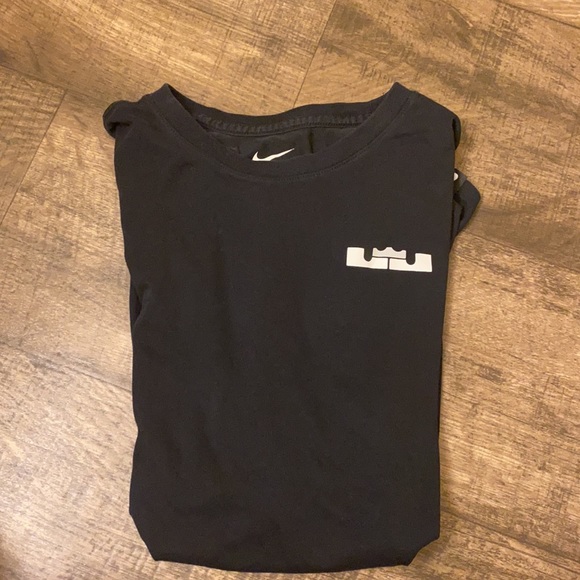 Men’s Nike shirt - Picture 3 of 4